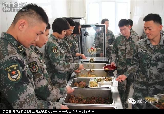 部队里的伙食是怎样的？