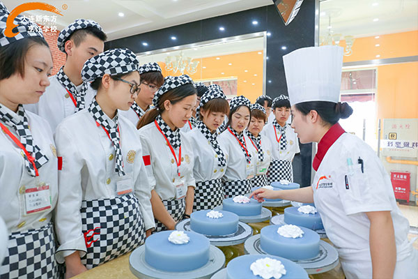 学厨师 毕业新东方烹饪推荐就业